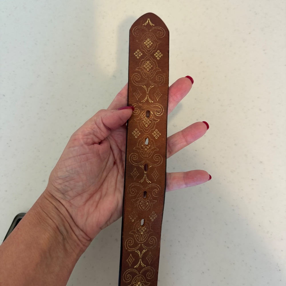 Aeropostale Women Leather Belt Medium Brown Gold Metallic Filigree USA Western - Picture 3 of 5